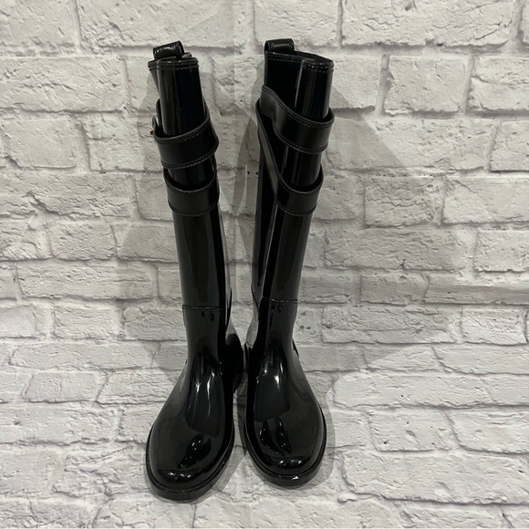 COACH TALIA BLACK TALL GOLD TURN LOCK LOGO RUBBER RAIN BOOTS A7850 Size 7 - Picture 4 of 13